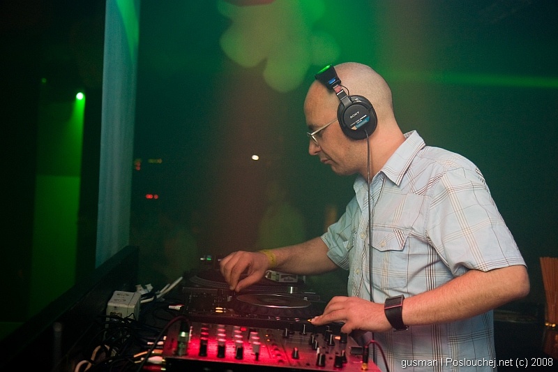 REHAB PRESENTS DJ SIMON.S - Pátek 10. 10. 2008