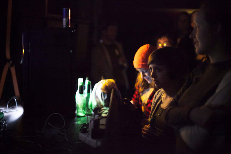LUNCHMEAT WARM UP - KANGDING RAY - Pátek 11. 4. 2014