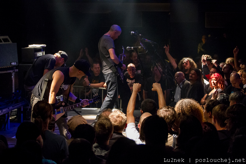 HELMET - Čtvrtek 11. 9. 2014