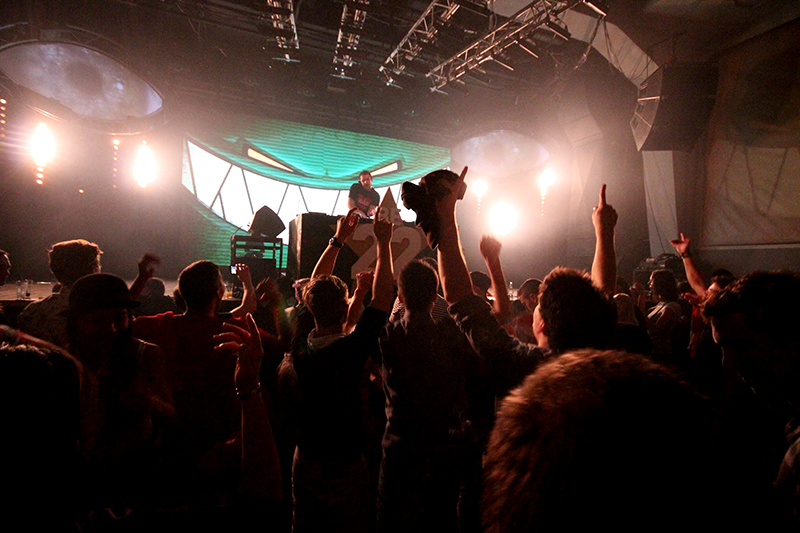 ROXY BE 22 - FEED ME - Pondělí 20. 10. 2014