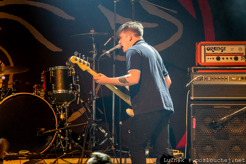 TAKING BACK SUNDAY - Středa 3. 12. 2014