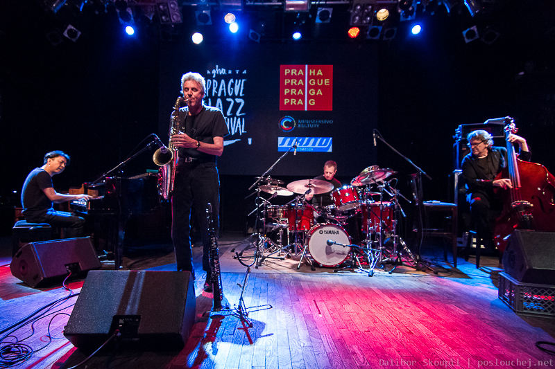 THE DAVE WECKL ACOUSTIC BAND - Čtvrtek 7. 5. 2015