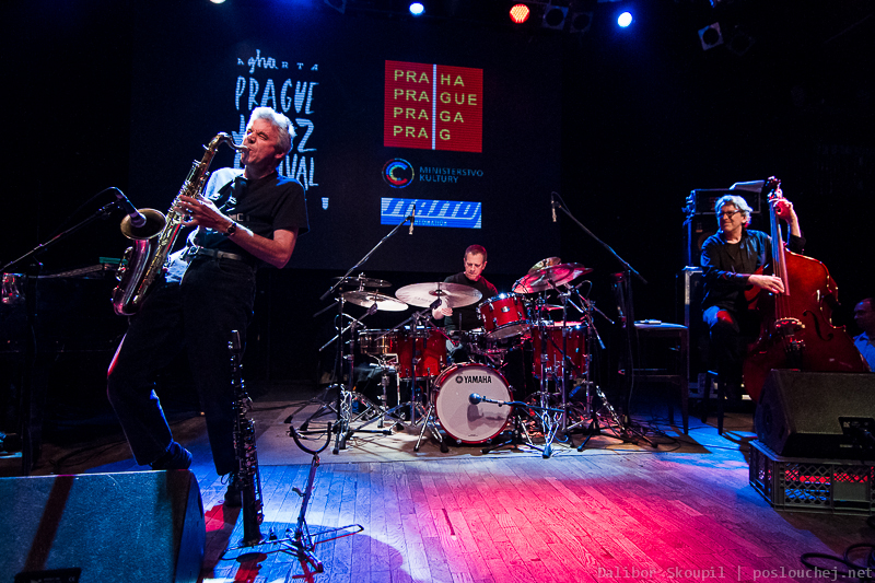 THE DAVE WECKL ACOUSTIC BAND - Čtvrtek 7. 5. 2015