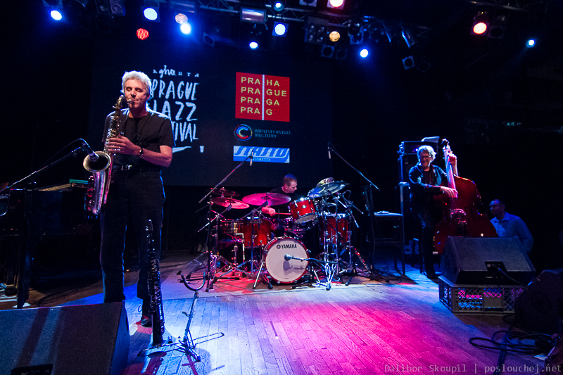 THE DAVE WECKL ACOUSTIC BAND - Čtvrtek 7. 5. 2015