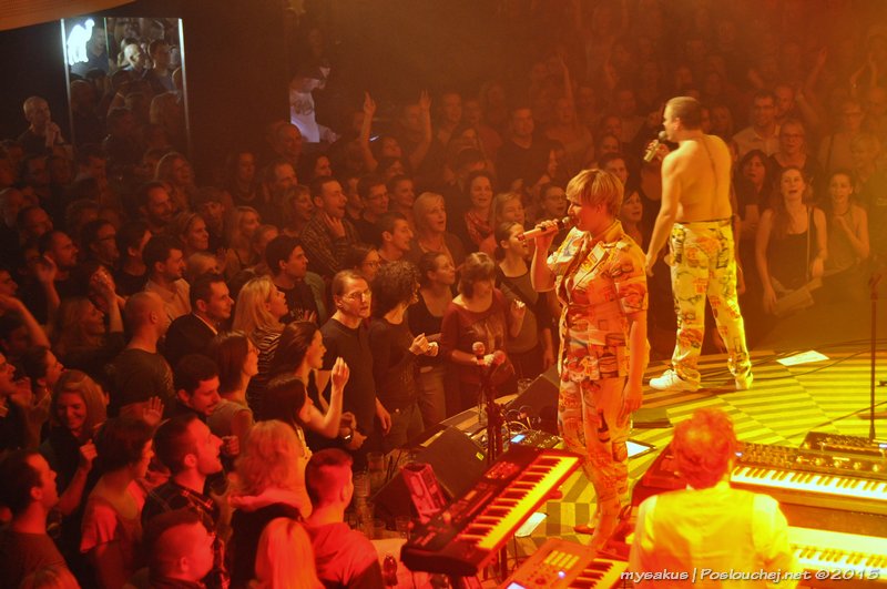 MONKEY BUSINESS - Úterý 8. 12. 2015