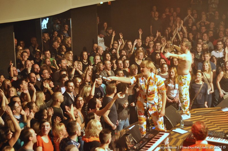 MONKEY BUSINESS - Úterý 8. 12. 2015