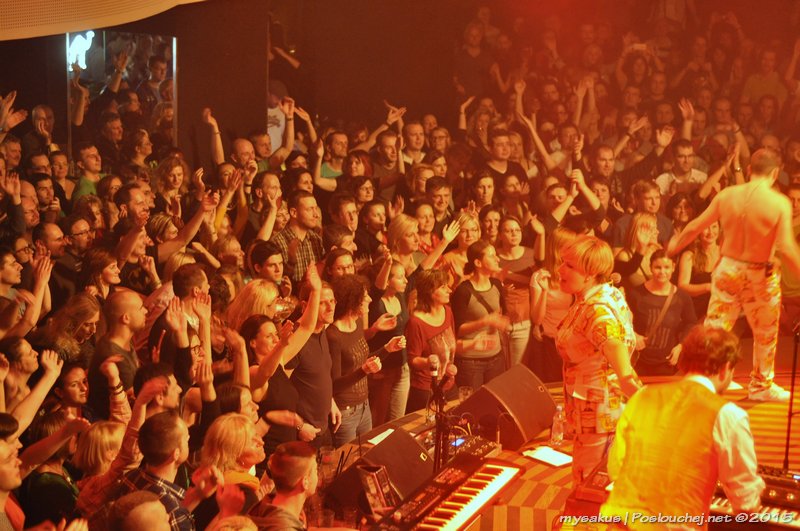 MONKEY BUSINESS - Úterý 8. 12. 2015
