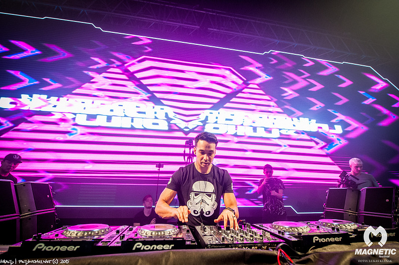 MAGNETIC FESTIVAL - Pátek 18. 12. 2015