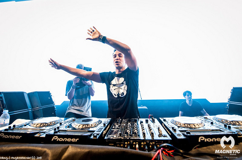 MAGNETIC FESTIVAL - Pátek 18. 12. 2015