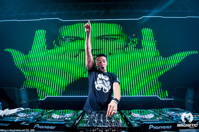 MAGNETIC FESTIVAL - Pátek 18. 12. 2015