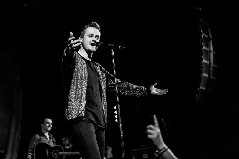 TOM CHAPLIN - Pondělí 6. 3. 2017