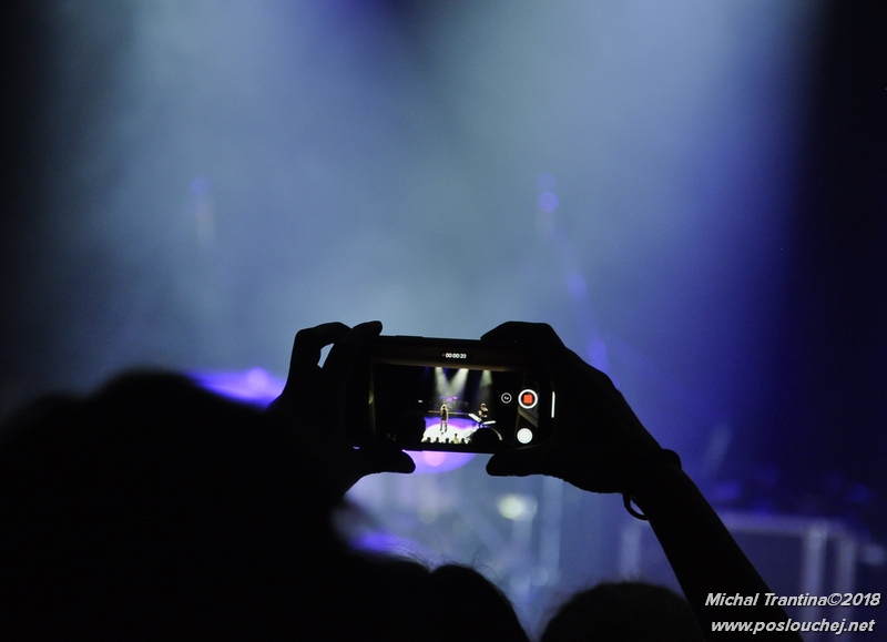 COLOURS SELSCTION: ALICE MERTON - Sobota 15. 9. 2018