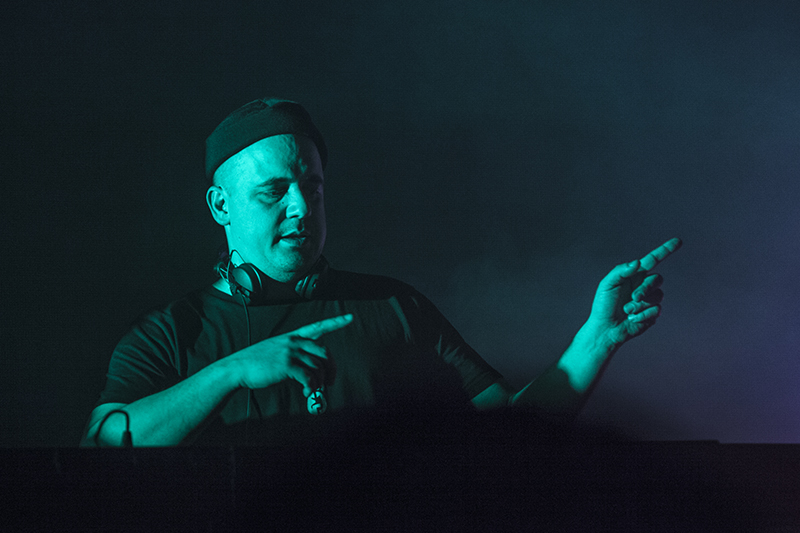 MODESELEKTOR - Středa 27. 2. 2019