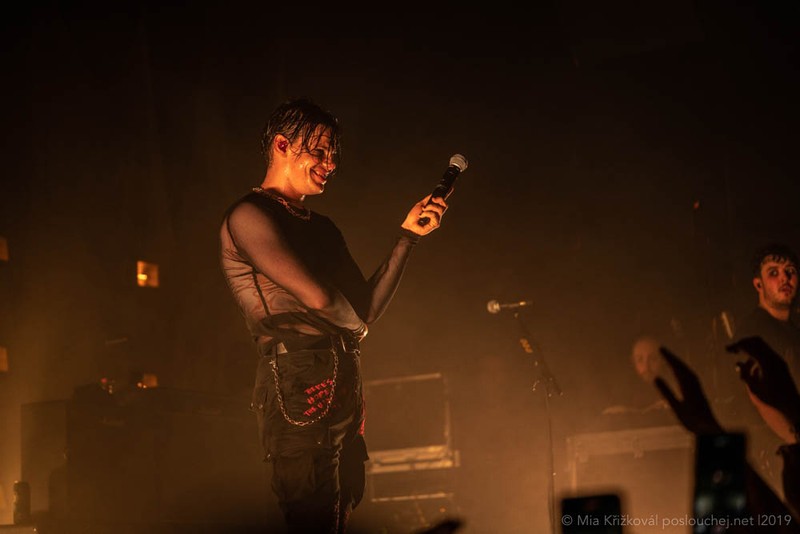 YUNGBLUD - Pondělí 4. 11. 2019