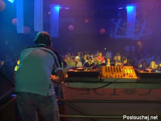 Párty in House v KC Benešov
