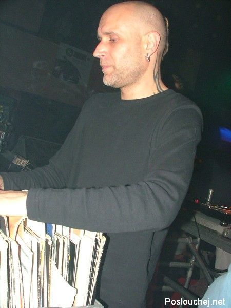 Párty in House v KC Benešov