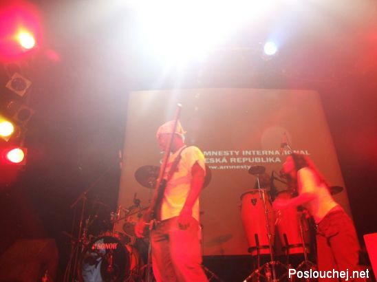 Koncert ke dni lidských práv v Roxy