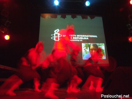 Koncert ke dni lidských práv v Roxy