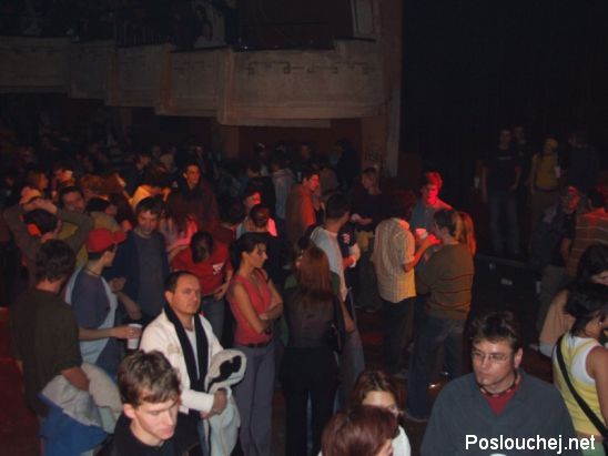 Koncert ke dni lidských práv v Roxy