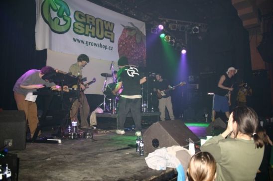 Time To Seed - Roxy - 14.4.06