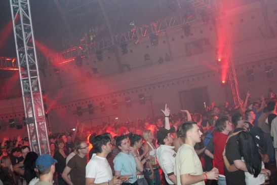 MXTronica - Pr?myslový palác - 12.5.06 - 3. ?ást