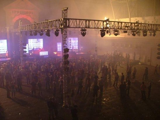MXTronica - Pr?myslový palác - 12.5.06 - 2. ?ást