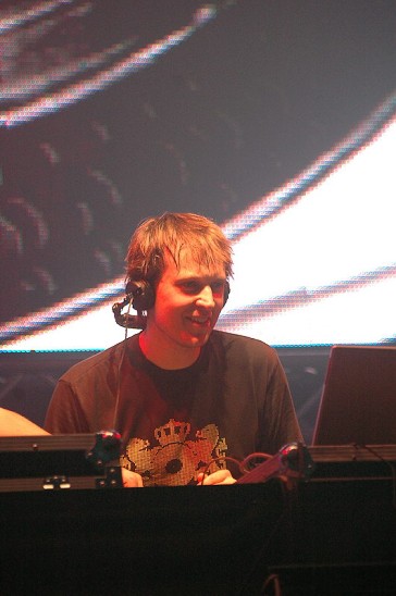 Transmission - 25.11. - 4. cast