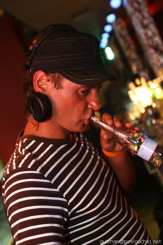 POSLOUCHEJ.NET B-DAY PARTY - Pátek 20. 4. 2007