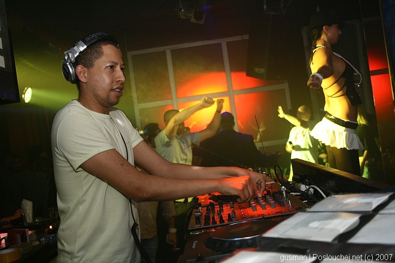 VIBE - 1. NAROZENINY  - Pátek 4. 5. 2007