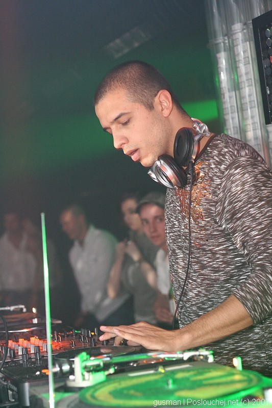 VIBE - 1. NAROZENINY  - Pátek 4. 5. 2007