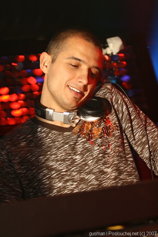 VIBE - 1. NAROZENINY  - Pátek 4. 5. 2007