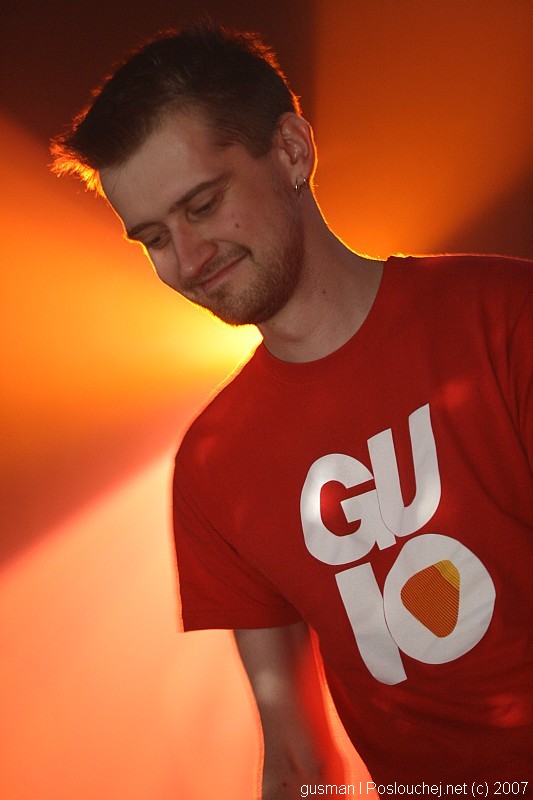VIBE - 1. NAROZENINY  - Pátek 4. 5. 2007