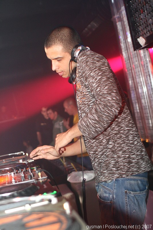 VIBE - 1. NAROZENINY  - Pátek 4. 5. 2007