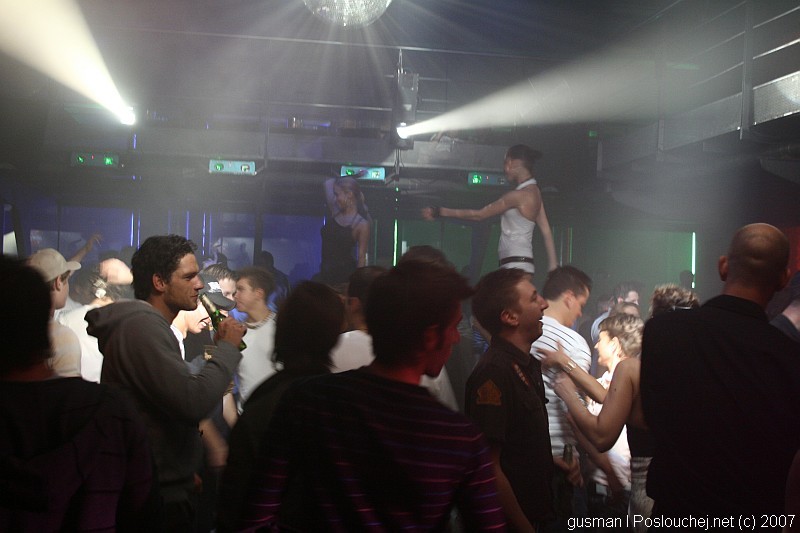 FASHION NIGHT - Čtvrtek 17. 5. 2007
