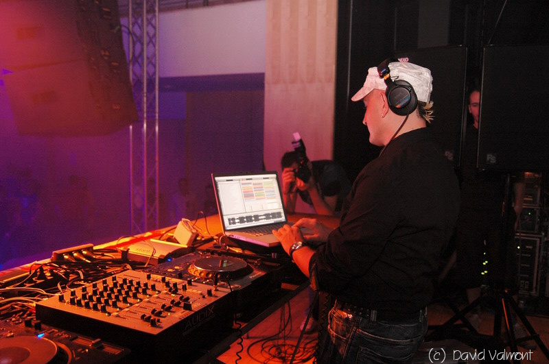 CYBERNIGHT - Pátek 18. 5. 2007