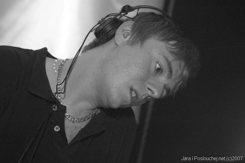 TAKE CONTROL 8 - Pátek 18. 5. 2007