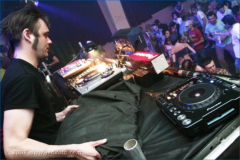 ULTIMA - Pátek 25. 5. 2007