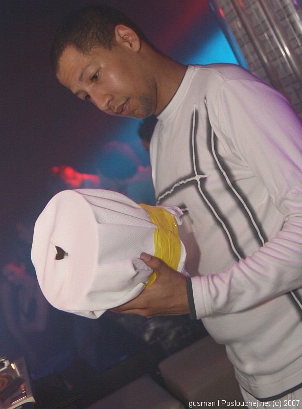 WARM UP SENSATION WHITE  - Pátek 1. 6. 2007