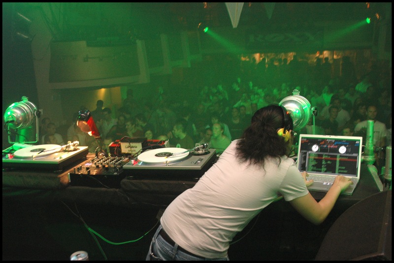 BUSH 15* ROXY EDITION - Pátek 29. 6. 2007