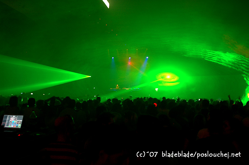 IN BETWEEN ALBUM TOUR - Pátek 14. 9. 2007