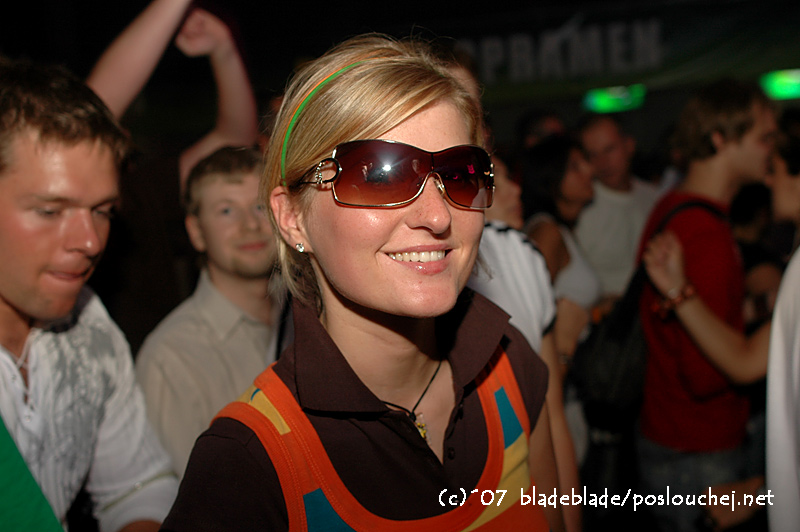 IN BETWEEN ALBUM TOUR - Pátek 14. 9. 2007