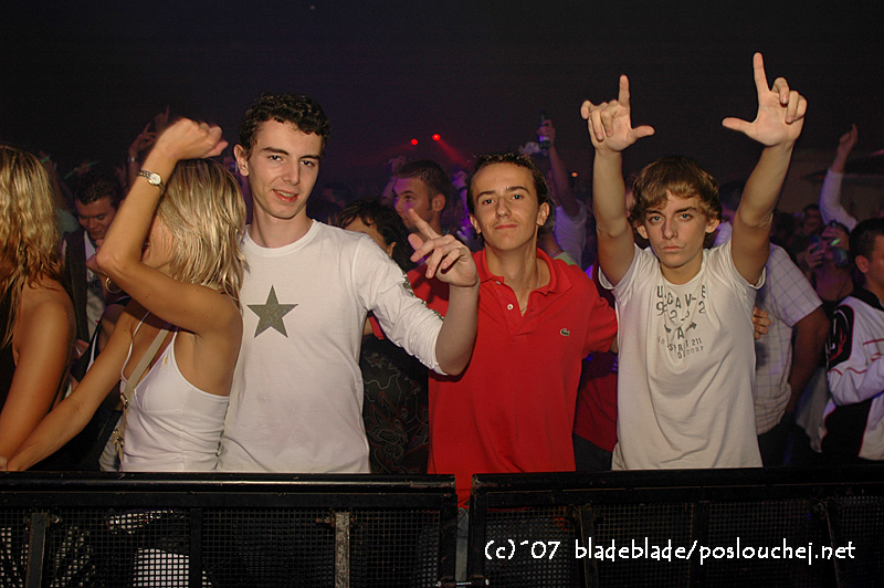 IN BETWEEN ALBUM TOUR - Pátek 14. 9. 2007