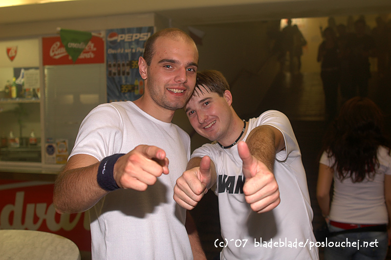 IN BETWEEN ALBUM TOUR - Pátek 14. 9. 2007