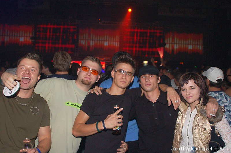 IN BETWEEN ALBUM TOUR - Pátek 14. 9. 2007