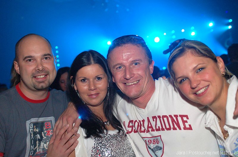 IN BETWEEN ALBUM TOUR - Pátek 14. 9. 2007