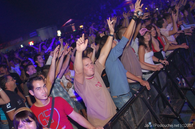 IN BETWEEN ALBUM TOUR - Pátek 14. 9. 2007