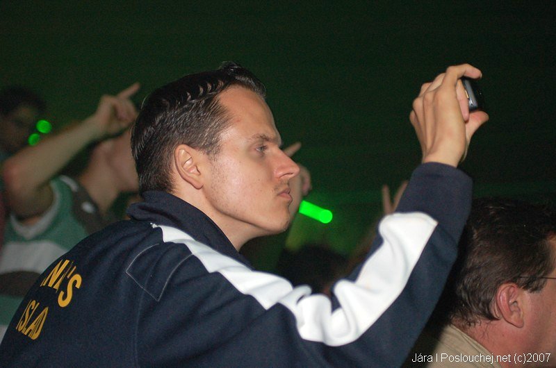 IN BETWEEN ALBUM TOUR - Pátek 14. 9. 2007