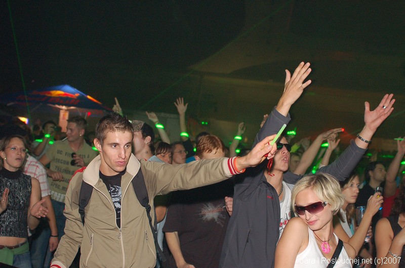 IN BETWEEN ALBUM TOUR - Pátek 14. 9. 2007