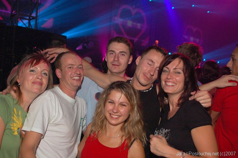 IN BETWEEN ALBUM TOUR - Pátek 14. 9. 2007