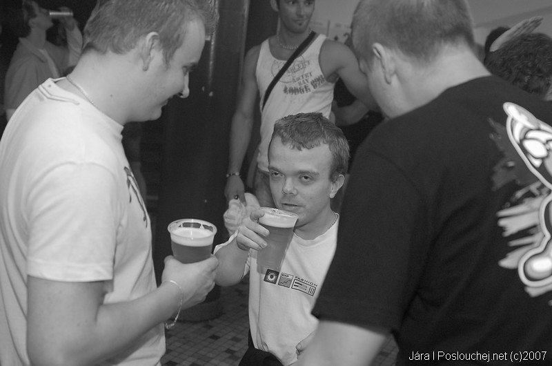 IN BETWEEN ALBUM TOUR - Pátek 14. 9. 2007